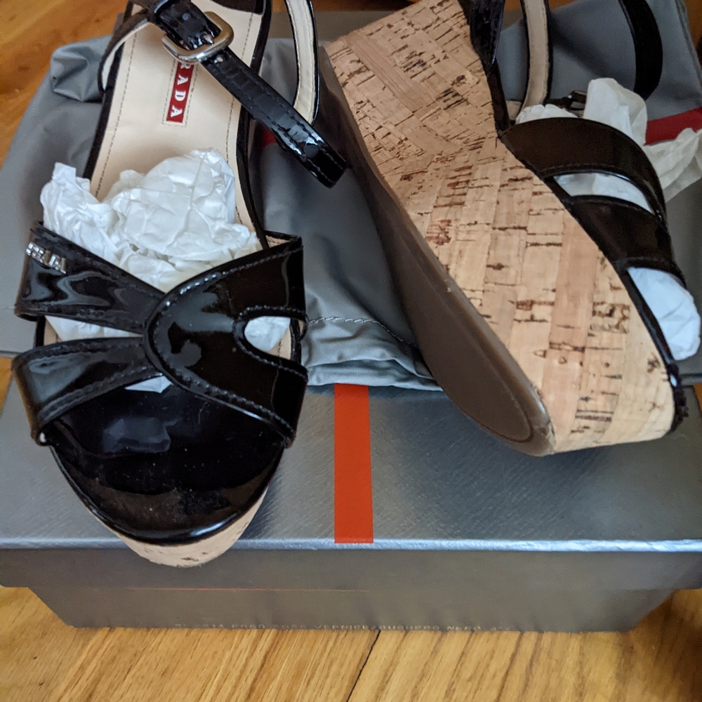 Prada calzalure Donna black patent wedges 37.5